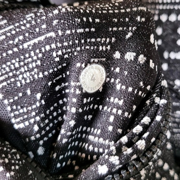 Lululemon Define Jacket Luxtreme Digital Rain Jacquard Black White Size 4 - Picture 6 of 13